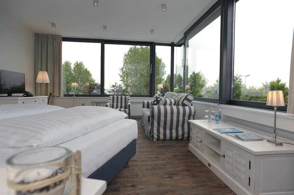 Acqua Strande Yachthotel Restaurant — Strande