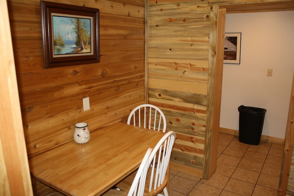 The Historic Wapiti Lodge - photo 75