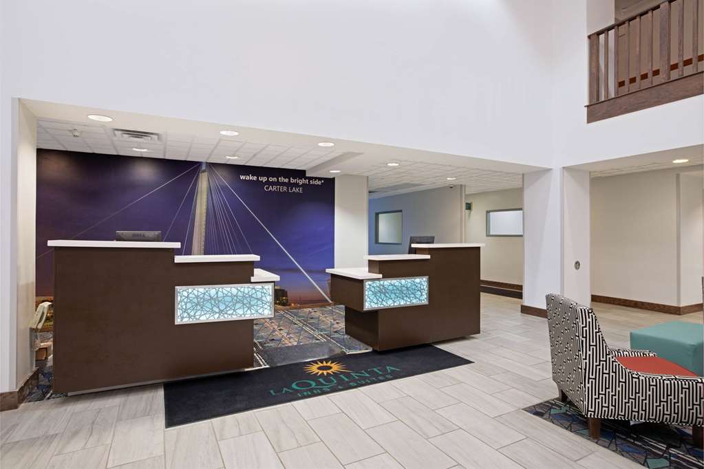La Quinta Inn & Suites by Wyndham Omaha Airport Downtown - photo 6