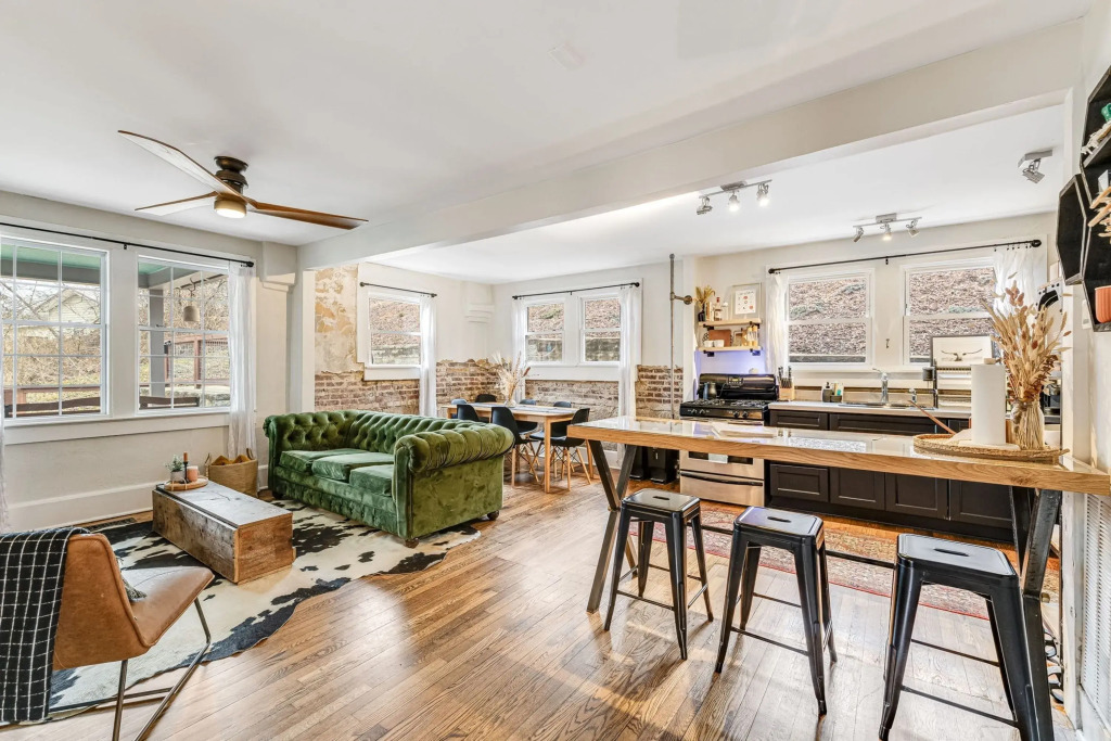 Riverside Trade Retreat Avantstay Industrial chic Near Downtown Asheville in Asheville, United States