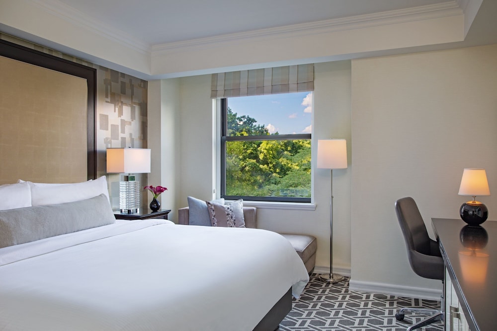 JW Marriott Essex House New York - photo 25
