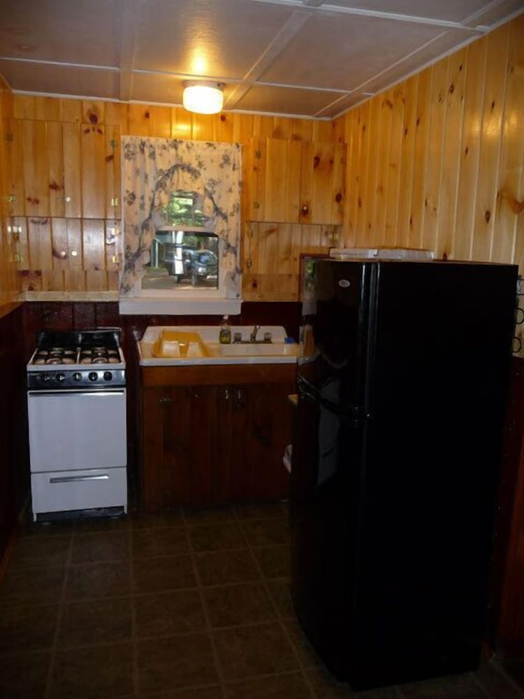 The Elms Waterfront Cottages - photo 28