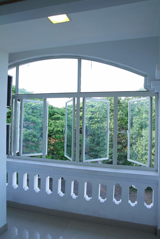 Fort Beach Service Apartment