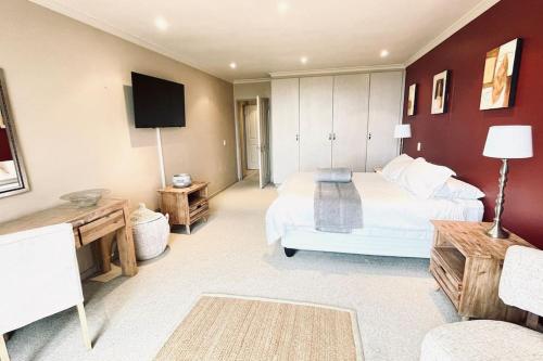 Exquisite Villa at Pinnacle — 4-Star Luxury Hotel in Mossel Bay, South Africa