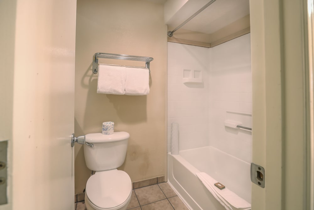 Ebb Tide Oceanfront Inn - photo 55
