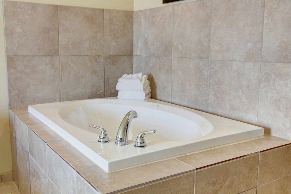 Cobblestone Inn & Suites Steele - photo 25