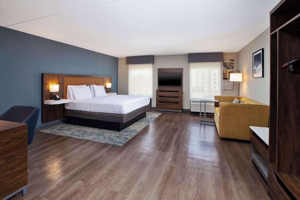 Hampton Inn & Suites Spartanburg I 26 Westgate Mall - photo 14