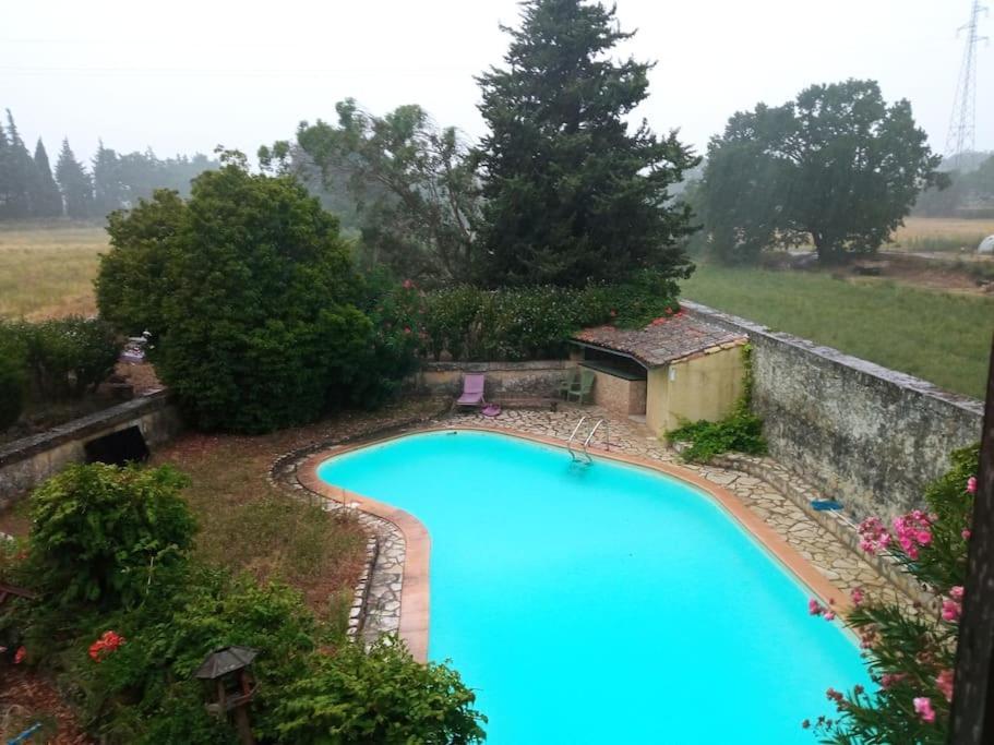 Ancien Moulin Restaurer Avec Piscine — Roquemaure