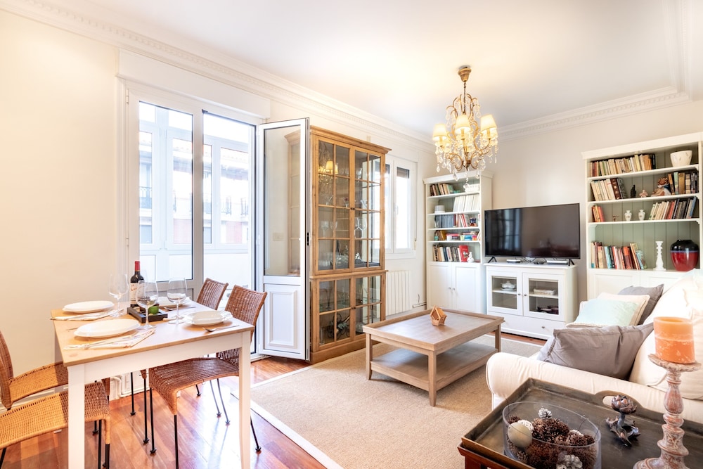 Bilbao By The Sea Iv Apartment By Aston Rentals — 4-Star Luxury Hotel in Getxo, Spain