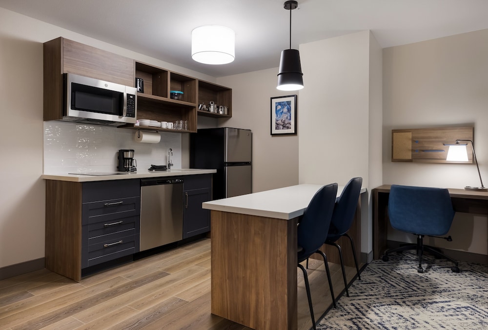 Candlewood Suites Lafayette River Ranch an IHG Hotel - photo 11