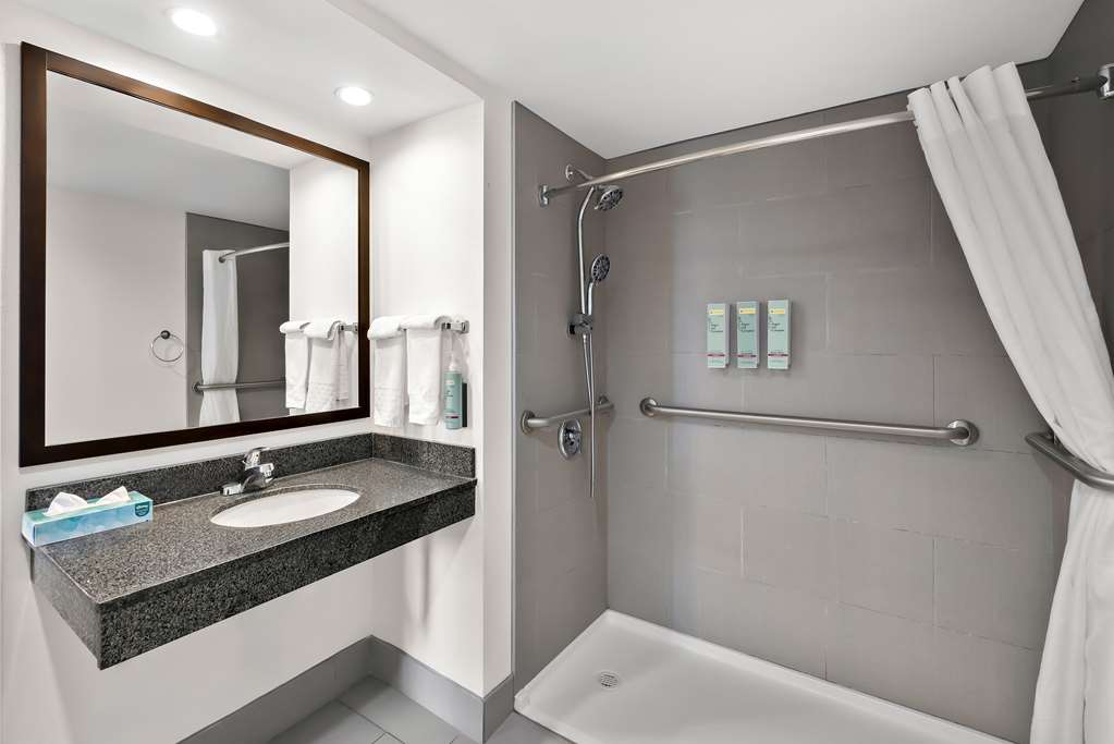 Best Western Luxbury Inn Fort Wayne - photo 45