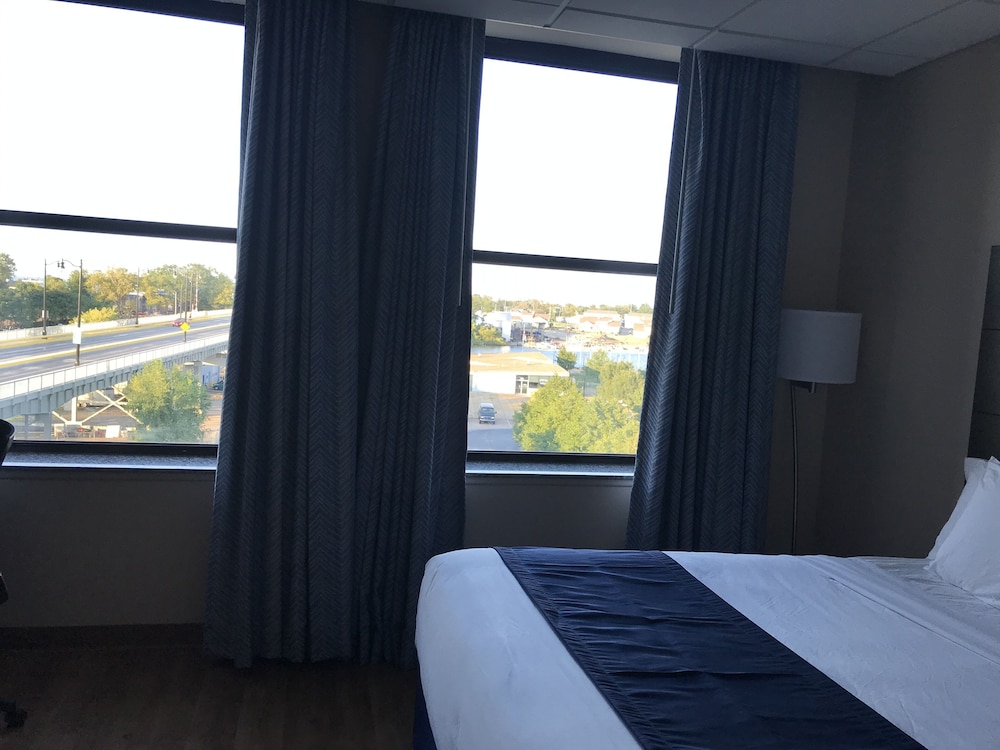 Ariel Broadway Hotel - photo 10