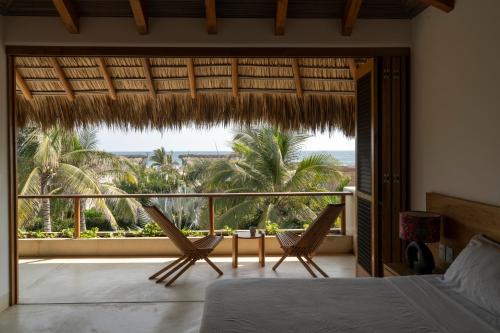 Casa Xee La Flia Beach House Luxury — 4-Star Luxury Hotel in Puerto Escondido, Mexico