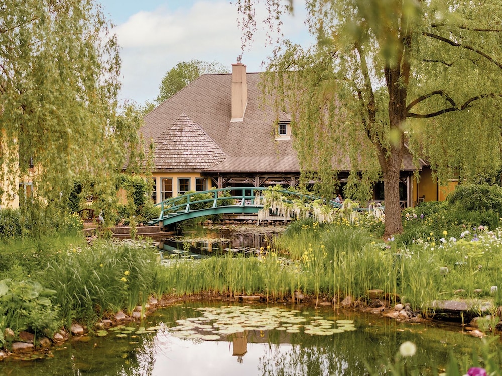 Mirbeau Inn and Spa — hotel in Skaneateles