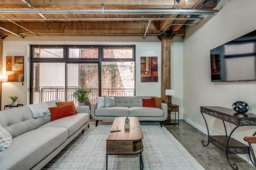 Downtown Dallas Condo 2BR 1BA — 4-Star Luxury Hotel in Dallas, United States
