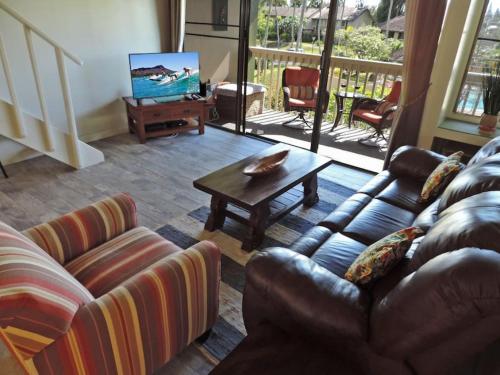 Charming home by the pool near the beach — 4-Star Luxury Hotel in Kahuku, United States