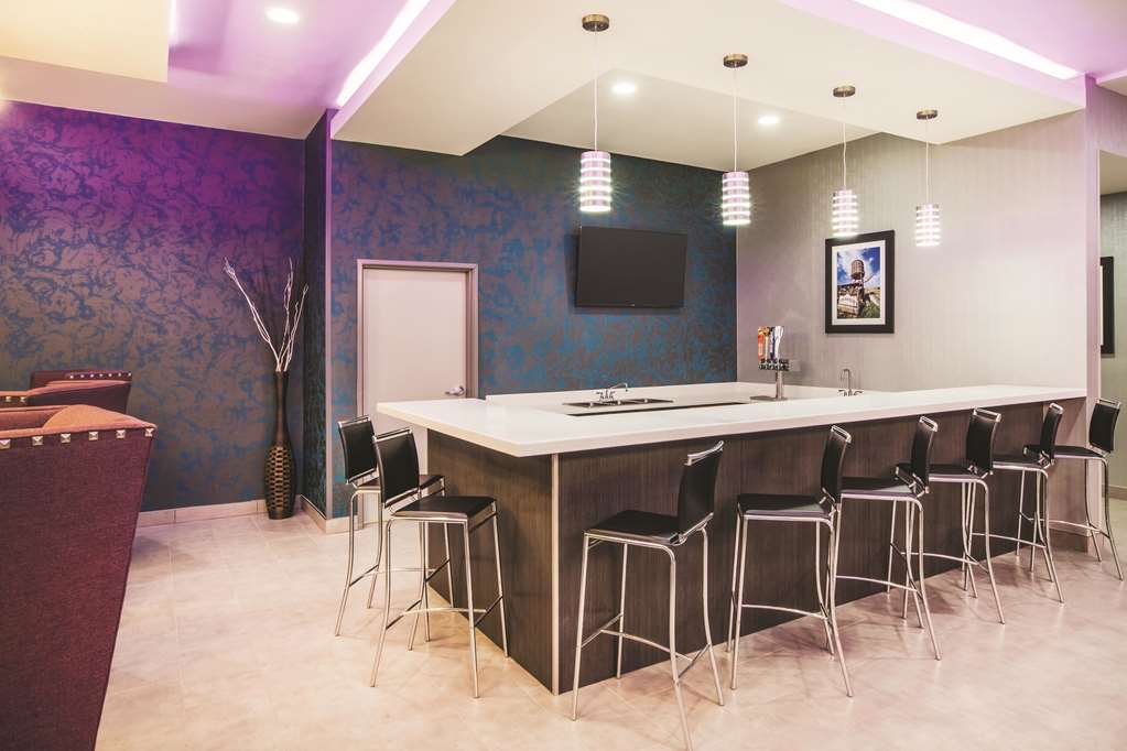 La Quinta Inn & Suites by Wyndham Lubbock South - photo 48
