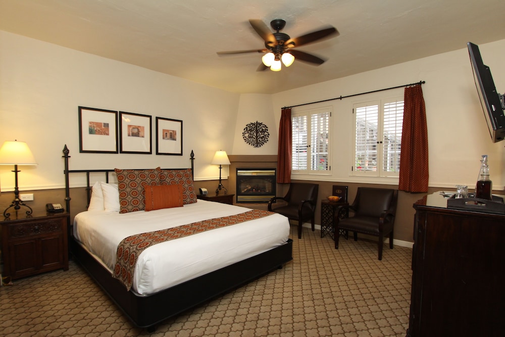 Cypress Inn - photo 27