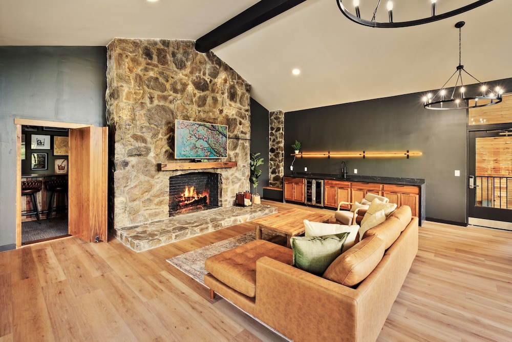 Tremont Lodge & Resort - photo 279