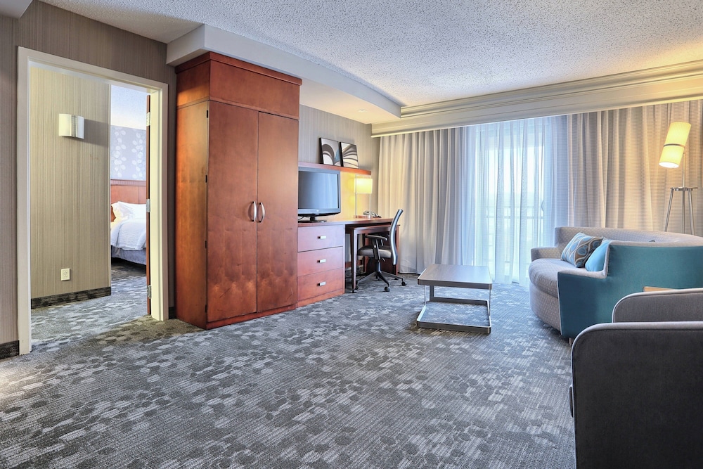 Courtyard by Marriott Harrisburg West Mechanicsburg - photo 13