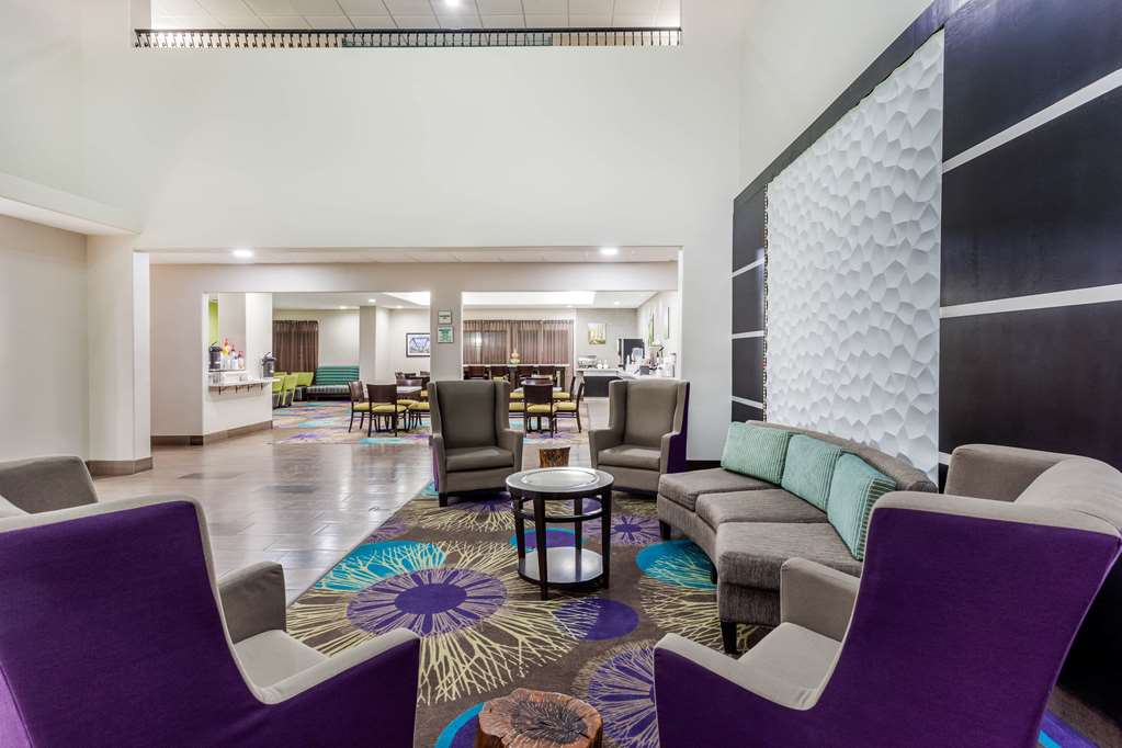 La Quinta Inn & Suites by Wyndham New Braunfels - photo 6