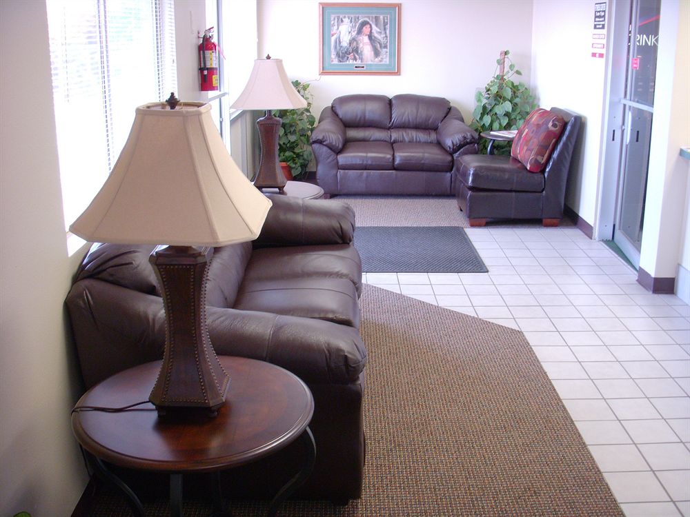 Capitol Inn & Suites - photo 19