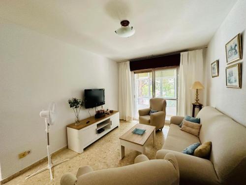 Avenida Portugal Con Ascensor Grupo AC Gestion in Cadiz, Spain