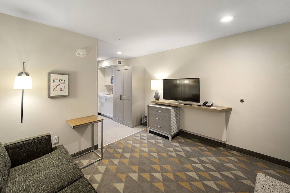 Holiday Inn & Suites Decatur Forsyth by IHG - photo 15