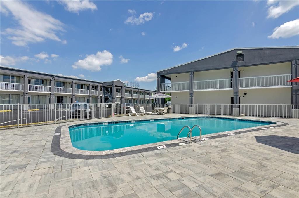 Suburban Studios Verona Staunton North - photo 21