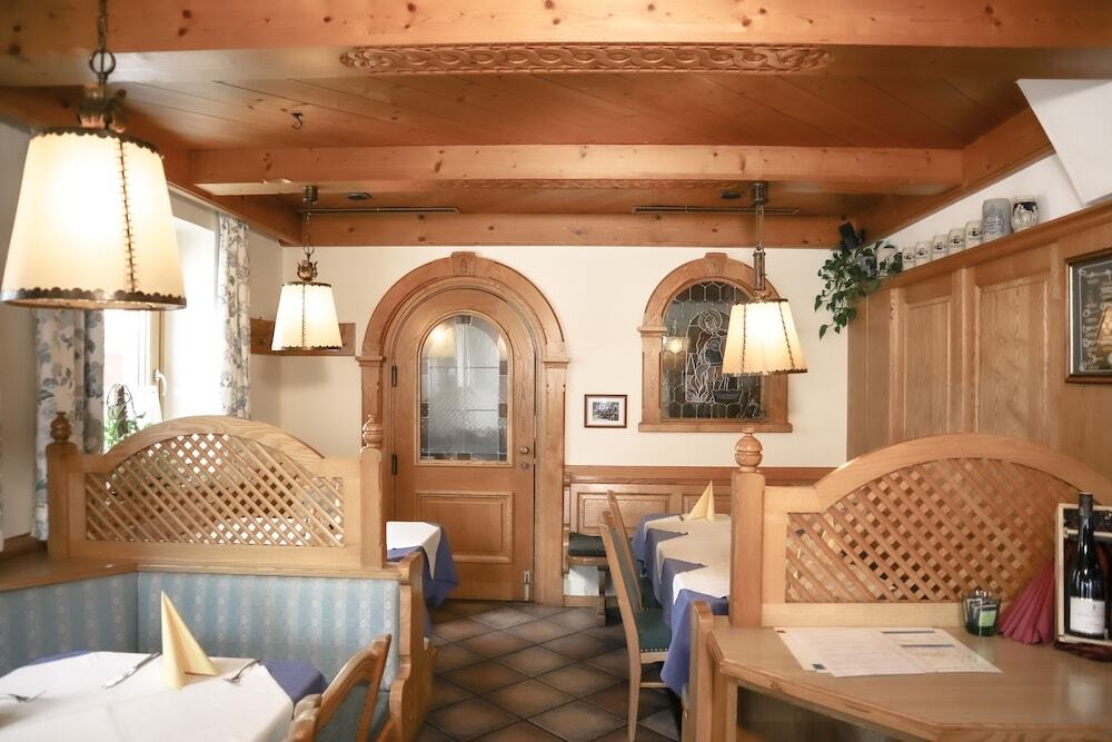 Hotel Gasthof Br ckenwirt in Saalfelden Am Steinernen Meer, Austria