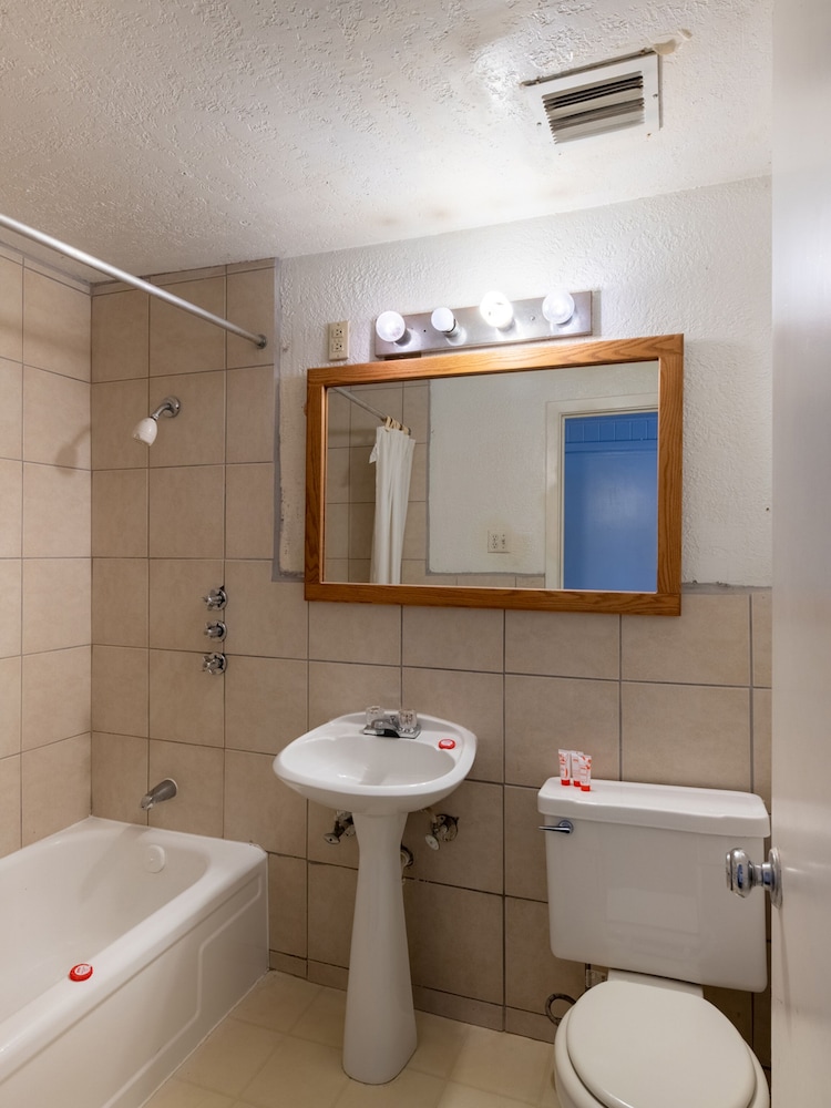 Hotel Bay City TX 35 - photo 20
