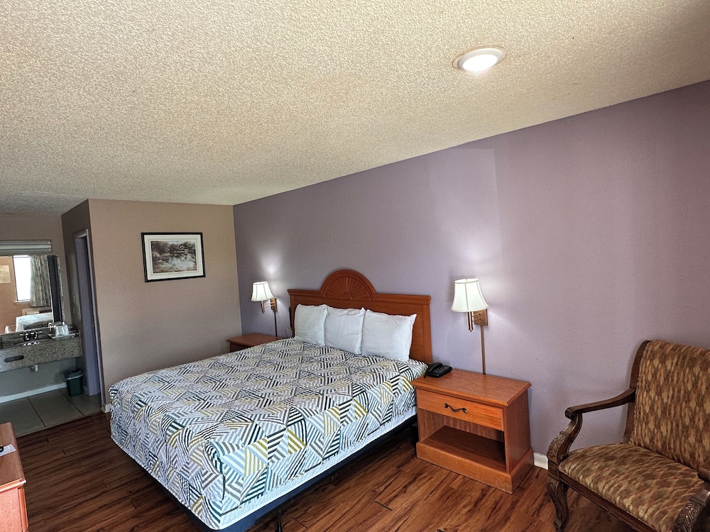 Motor Inns Of America — hotel in Madisonville