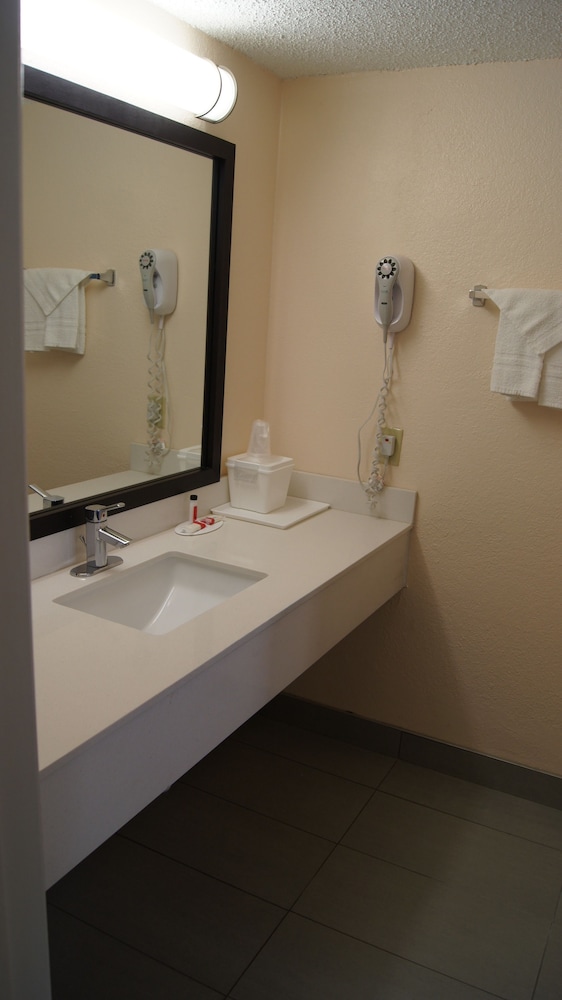 Travelodge by Wyndham North Richland Hills Dallas Ft Worth - photo 15