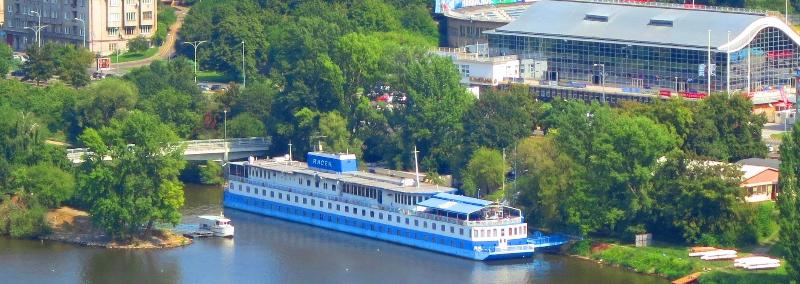 Botel Racek - carbon neutral hotel in Prague