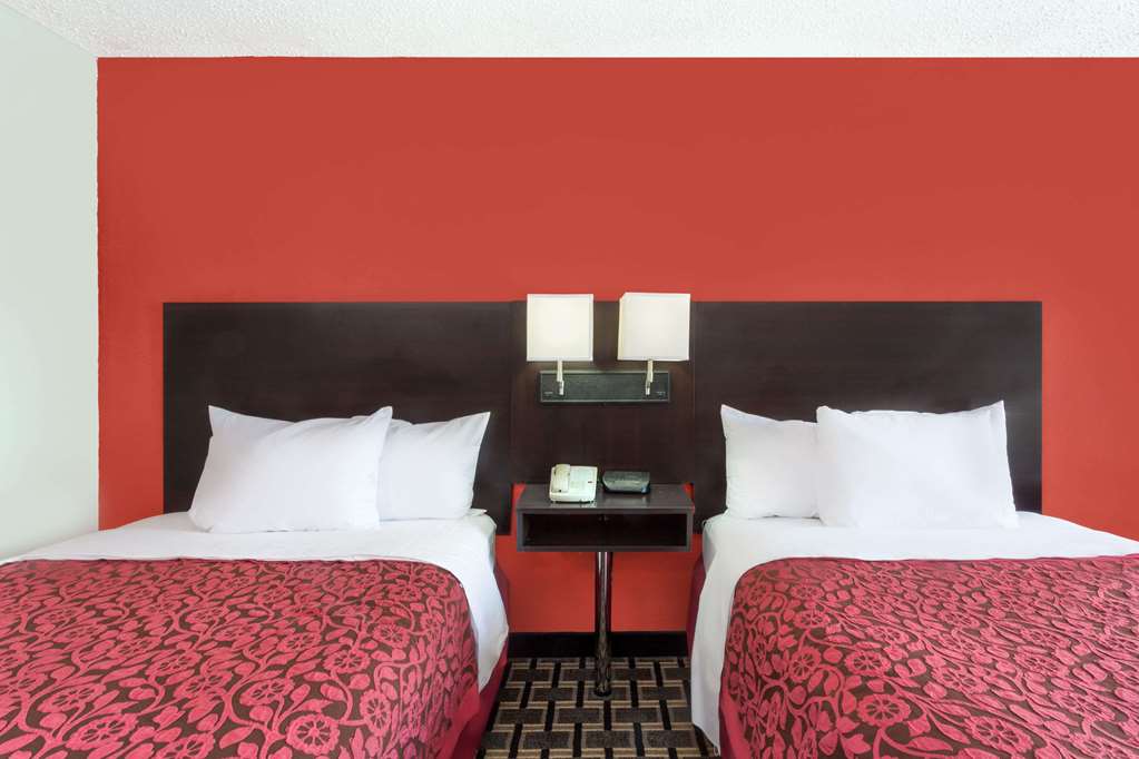 Days Inn by Wyndham Cullman - photo 12