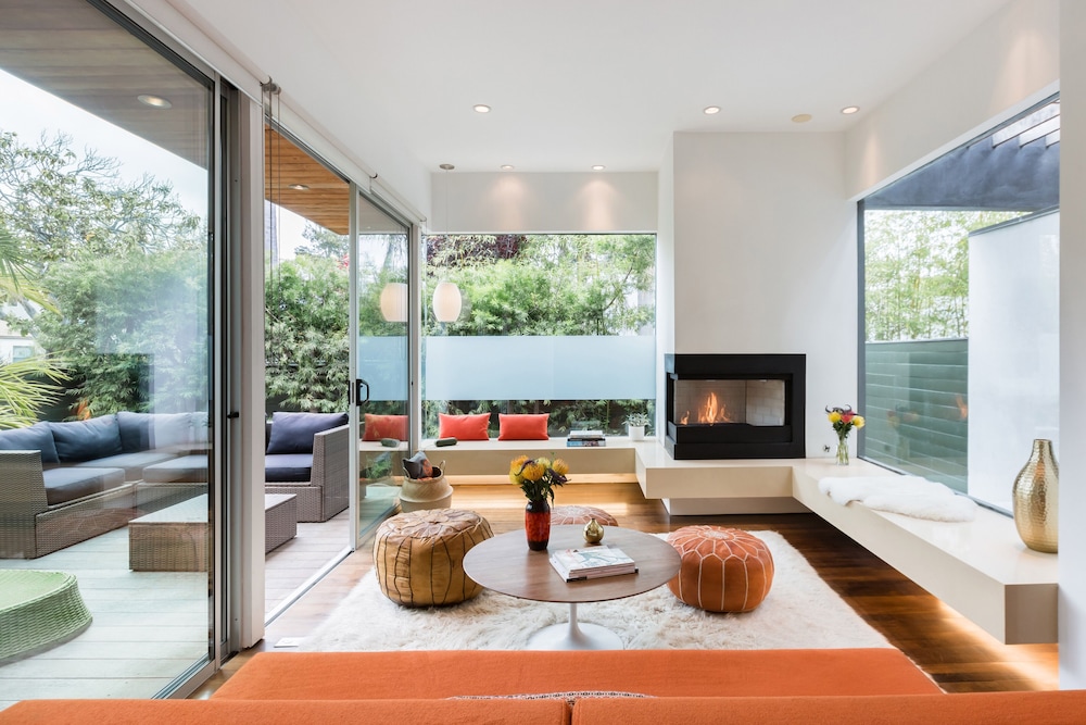 Palms Place — 4-Star Luxury Hotel in Los Angeles, United States