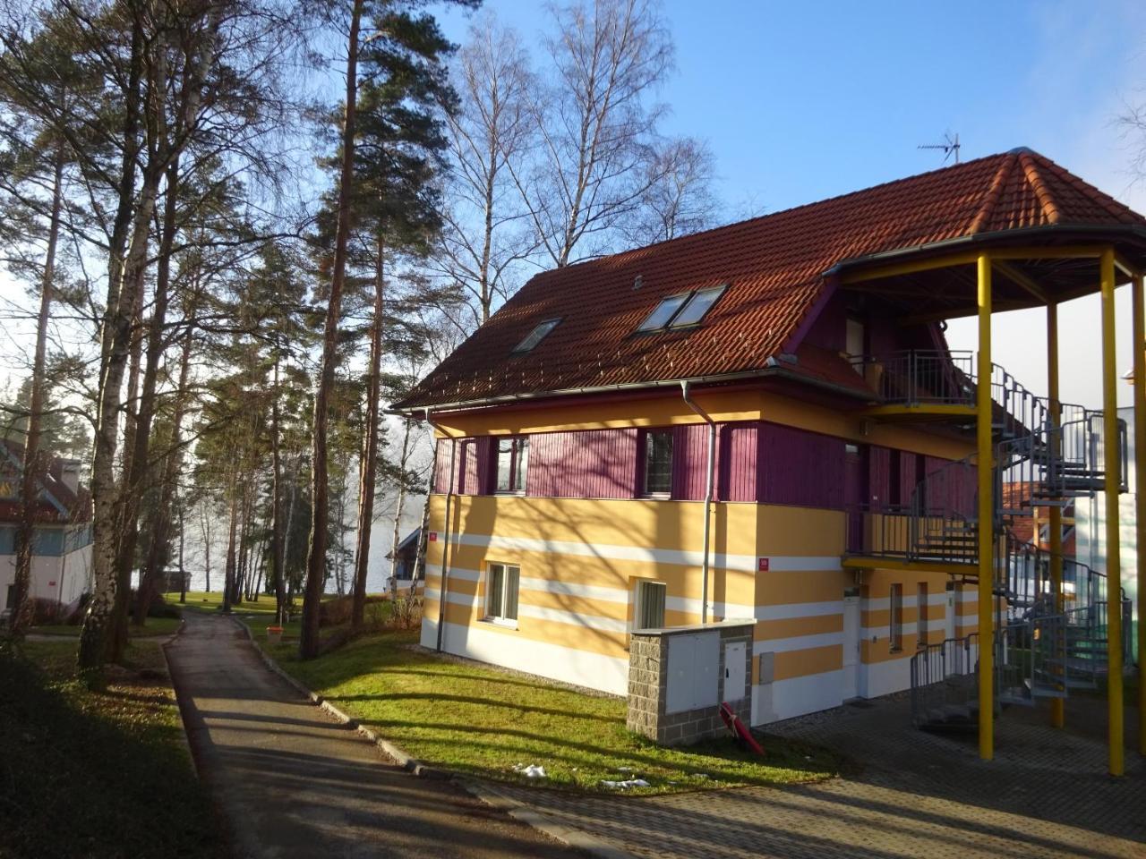Apartman Jonas U Plaze - carbon neutral hotel in Unknown City