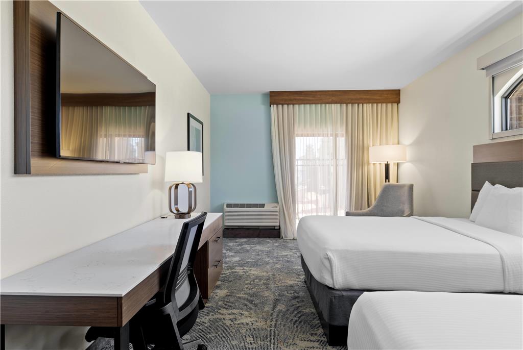 La Quinta Inn & Suites by Wyndham Santa Cruz - photo 21
