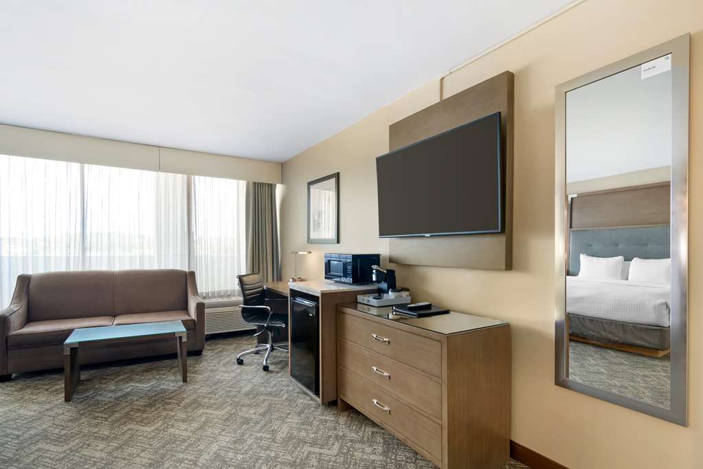 Best Western Plus Kansas City Sports Complex Hotel - photo 36