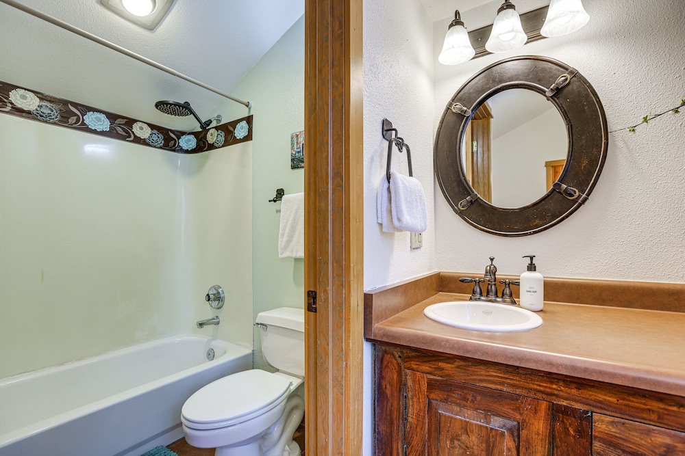 Mt Bachelor Village Resort Condo: 19 Mi to Skiing - photo 5