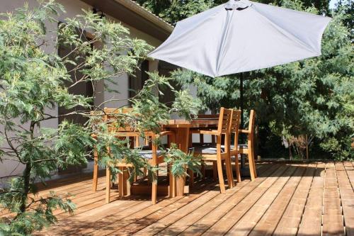 Maison A SOULAC sur Mer avec Jardin — 4-Star Luxury Hotel in Soulac-Sur-Mer, France