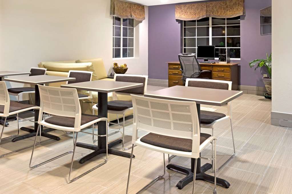 Microtel Inn & Suites by Wyndham Denver Airport - photo 3