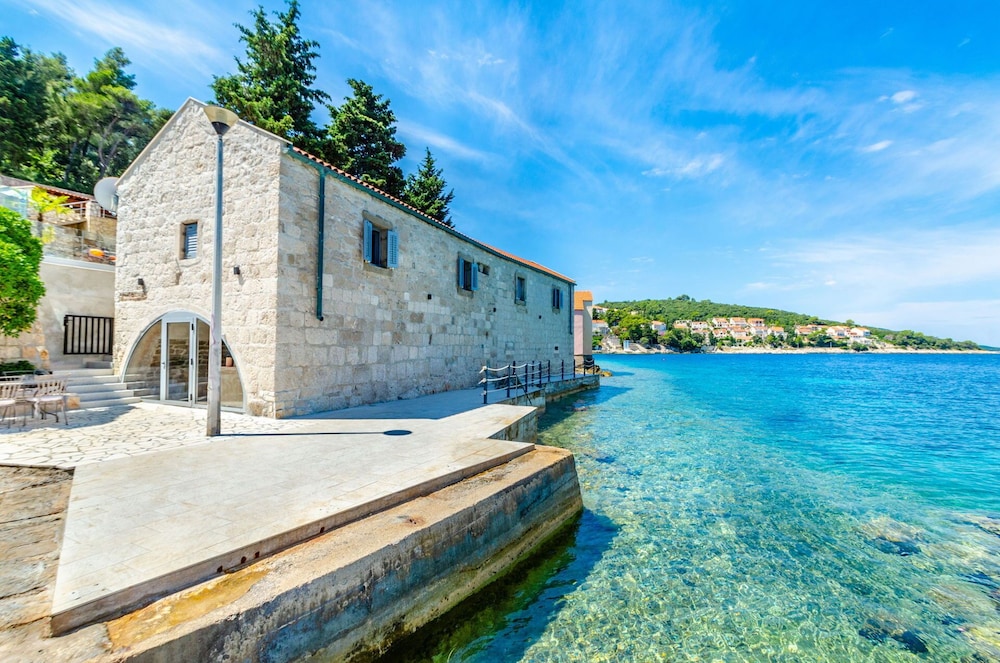 Beachfront Villa Gabriela with Pool — 5-Star Luxury Hotel in Korcula, Croatia