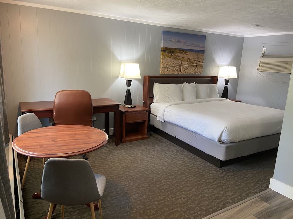 Elk Rapids Lakeshore Inn - photo 2