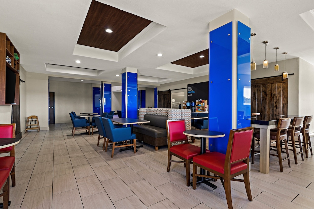 Holiday Inn Express Hotel & Suites Okmulgee by IHG - photo 24