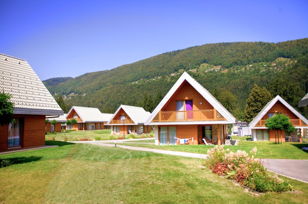 Terme Topolsica Holiday Homes Ocepkov gaj — 4-Star Luxury Hotel in Topolsica, Slovenia