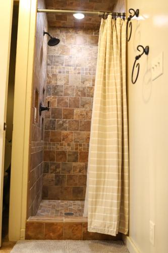 Historic Log Cabin #14 at Horse Creek Resort - photo 15