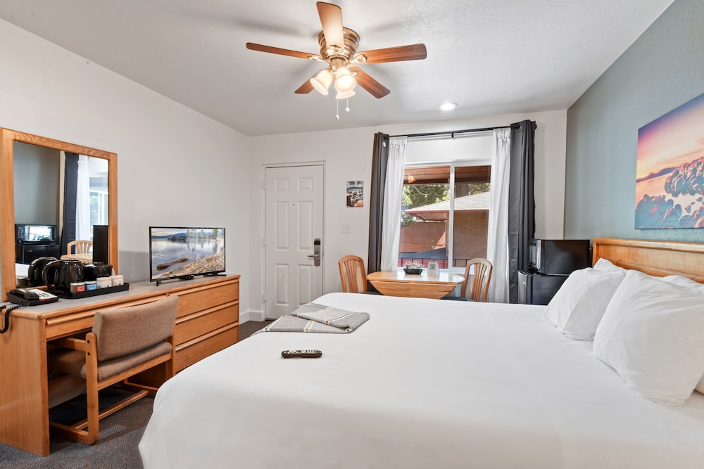 Crown Motel and Family Resort - photo 54