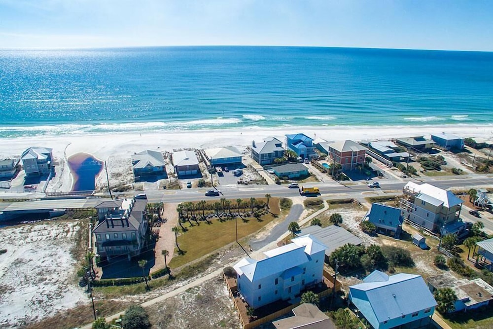 Looking Glass 5 Bedroom Holiday Home by Five Star Properties — 4-Star Luxury Hotel in Santa Rosa, United States