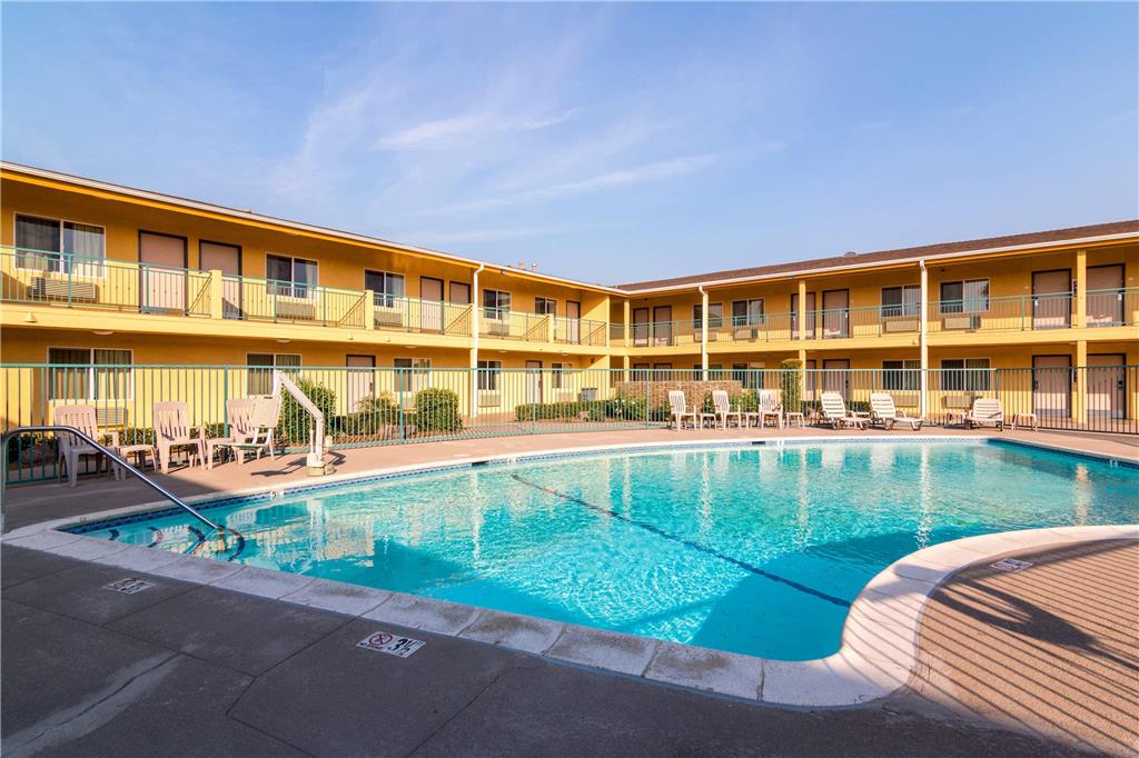 Quality Inn & Suites near Downtown Bakersfield - photo 27